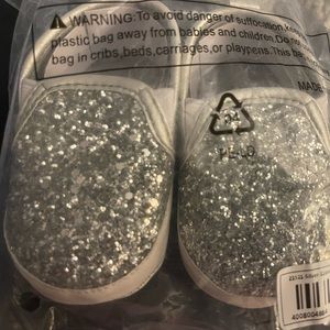 NWT INFANT SPARKLE SHOE SILVER/GREY SIZE 1